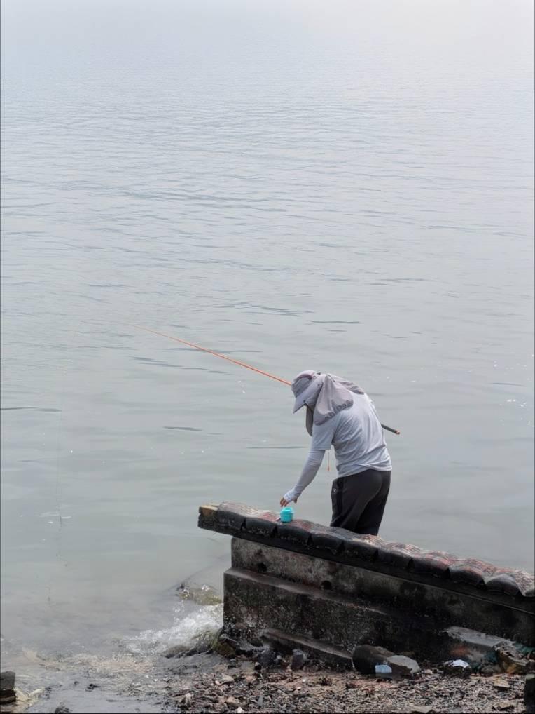 此為使用「自動構圖修正」後,AI擴大圖片。