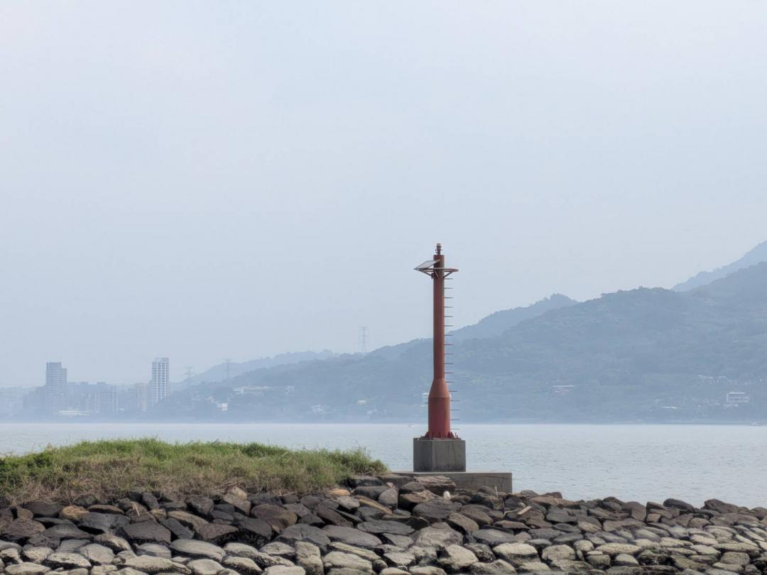 「再想像」可以通過中文指令,直接達到想要的修圖效果,甚至能自行添加物體,不過效果強烈略顯失真,趣味性質比較多。(此為原始圖片)