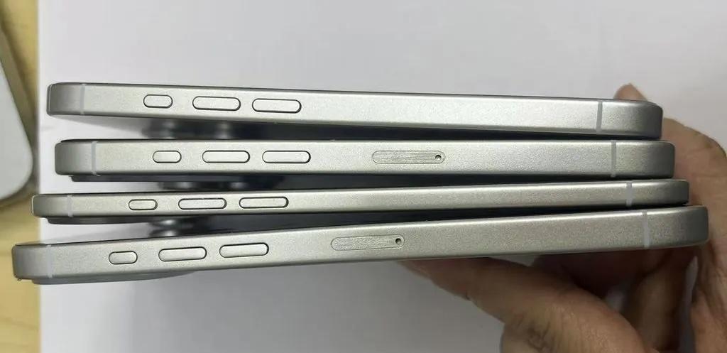 iPhone 17 Air模型機暗示全球版本移除實體SIM卡槽。（圖／路透社）