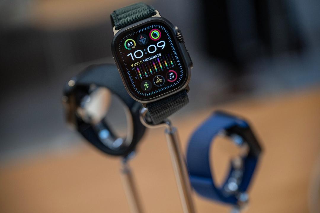 根據市調報告，2024年蘋果收購手機Apple Watch出貨量大減19%。（圖／路透社）