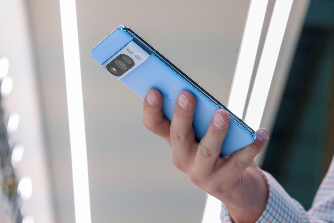Google擴大推動將「Passkey密碼金鑰」技術導入Android手機。（圖／路透社）