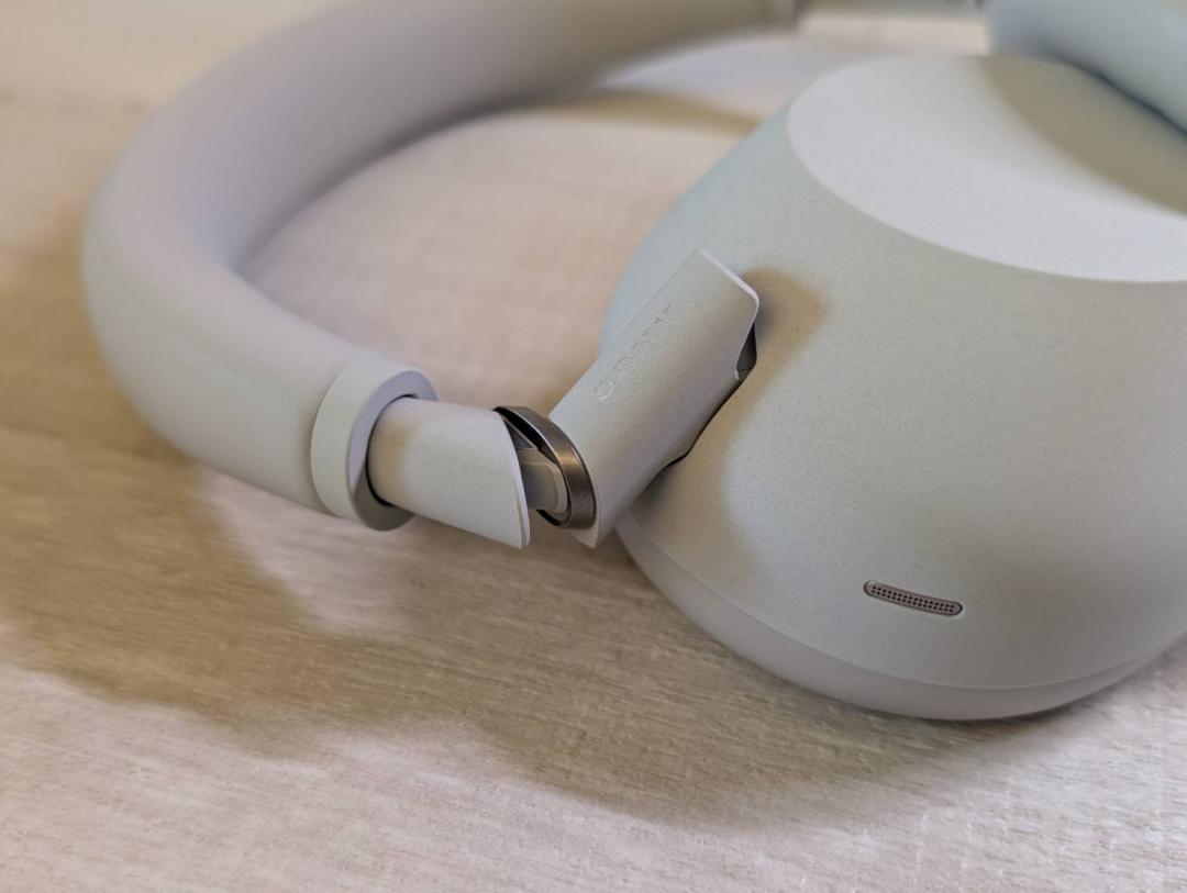 XM6 再度回歸可摺設計。（圖／記者黃肇祥攝）