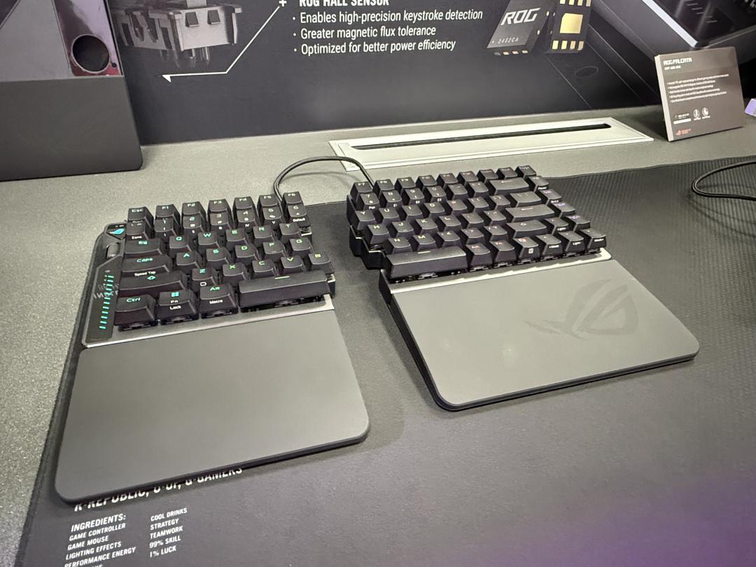 華碩ROG Falcata無線鍵盤，採用少見的左右分離式設計，也可合併使用。（圖／華碩）