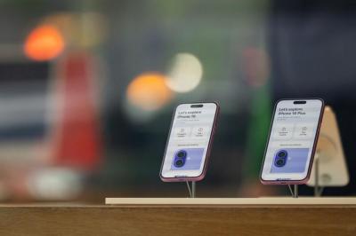 川普再嗆iPhone不美國製徵重稅 分析師:吞關稅比設廠划算 川普再嗆iPhone不美國製徵重稅 分析師:吞關稅比設廠划算