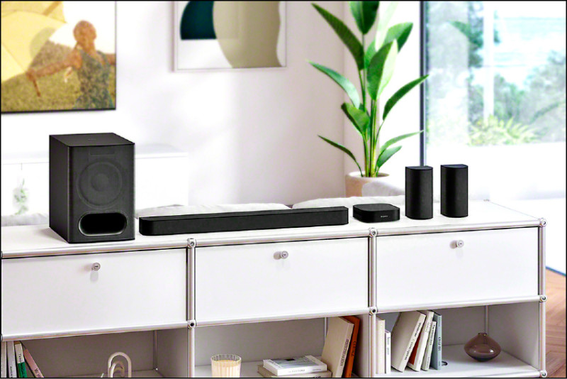 BRAVIA Theatre System 6採用Sony獨家的X-Balanced單體，通過最大化振膜面積拓展聲學表現與聲音的指向性，配合左右兩側的高音單體，聲音更細緻且清晰。