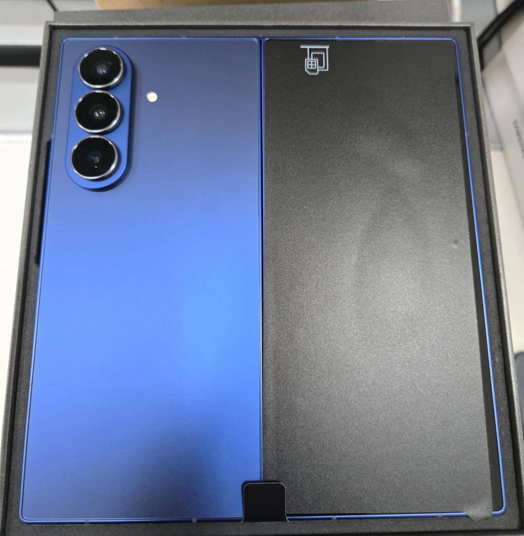 三星Z Fold7實機照搶先曝光。（圖／翻攝Jukan Choi）