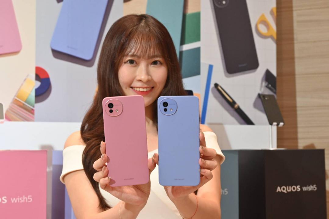 AQUOS wish5 內建選擇聯發科天璣 6300 處理器，售價為7,990元起。（圖／記者黃肇祥攝）