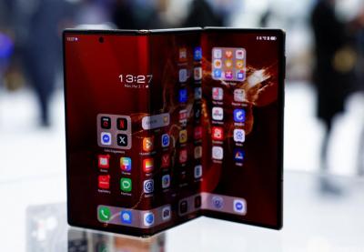 不想跟華為一樣?首款 Android 三摺手機已完成 一原因仍在觀望 不想跟華為一樣?首款 Android 三摺手機已完成 一原因仍在觀望