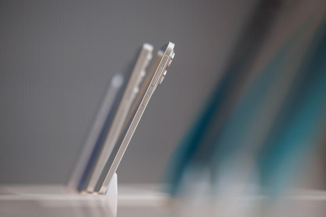 根據通路排行榜顯示，三星S25 Edge接棒Google Pixel 9系列成為新一代「跳水王」。