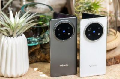 vivo X Fold5掀台灣摺疊機新浪潮 AI智慧提升行動多工效率 內建6,000mAh大電量續航強勁 vivo X Fold5掀台灣摺疊機新浪潮 AI智慧提升行動多工效率 內建6,000mAh大電量續航強勁