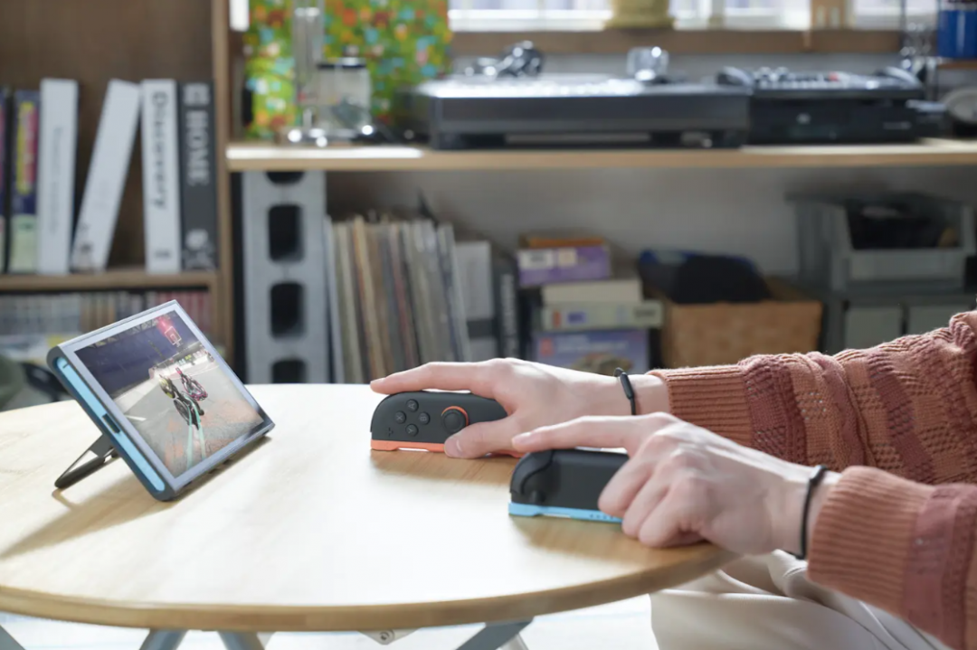 全新的Joy-Con搖桿可作為滑鼠使用，帶來截然不同的遊戲體驗。