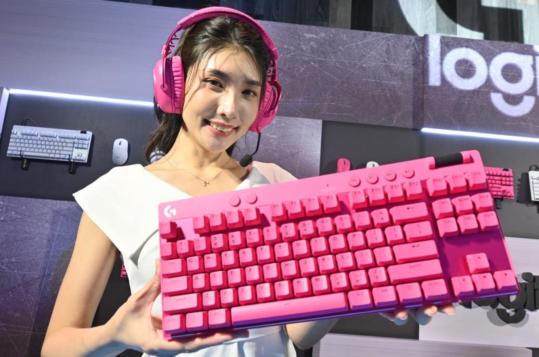 支援有線USB、藍牙以及2.4GHz網路連線，無論是PC還是家用主機都適用，6,490元。