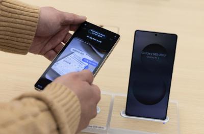 蘋果iPhone保值王寶座動搖!數據曝三星旗艦手機快要追上 蘋果iPhone保值王寶座動搖!數據曝三星旗艦手機快要追上
