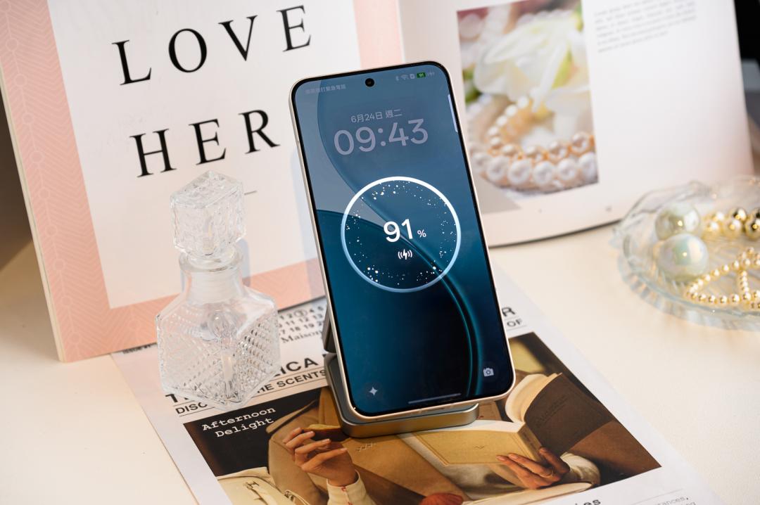 根據通路最新降價榜，公司手機收購oppo Reno 14系列在前十名中包辦5個席次。（圖／資料照）