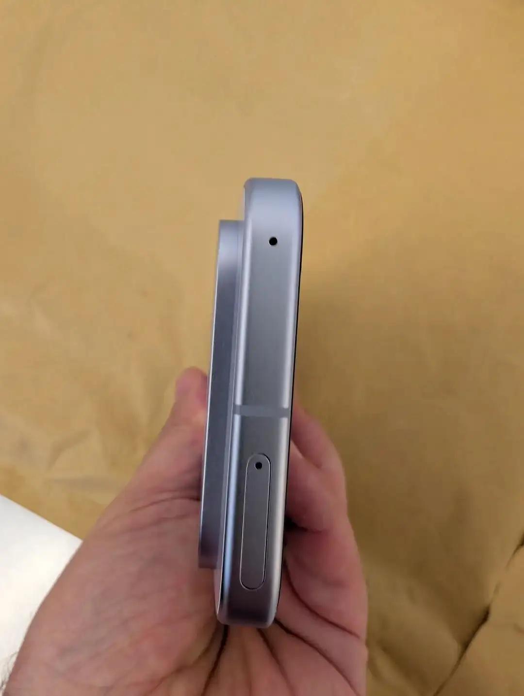 模型機顯示實體SIM卡槽還在。（圖／翻攝網路）