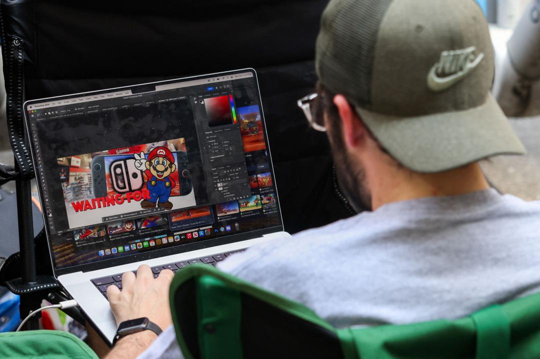 筆電從硬體到軟體的設計，都更適合從事較複雜的工作，一台筆電通常就能涵蓋學生階段的所有需求。（路透）