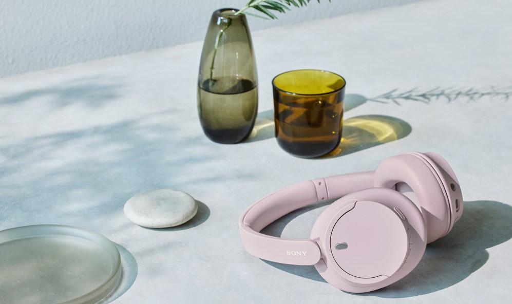 Sony WH-CH720N耳機，擁有35小時續航力，4,490元。