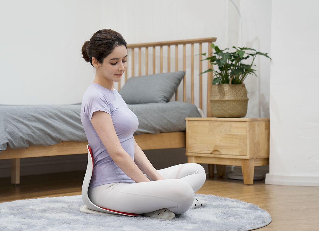 Curble護脊椅幫助上班族矯正坐姿。