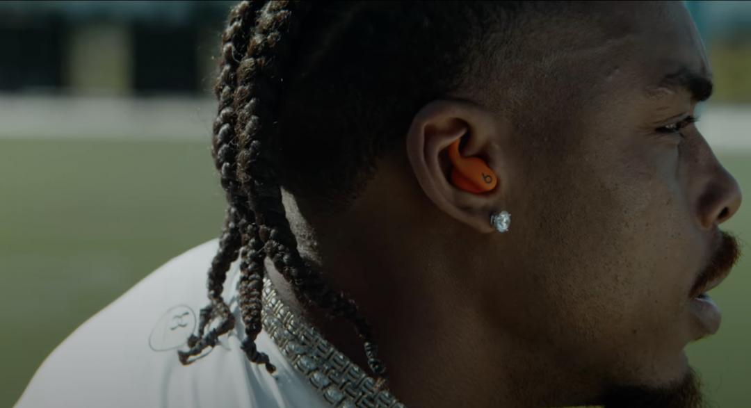 Beats Powerbeats Fit耳機將於2025年秋季推出。（圖／翻攝YT）