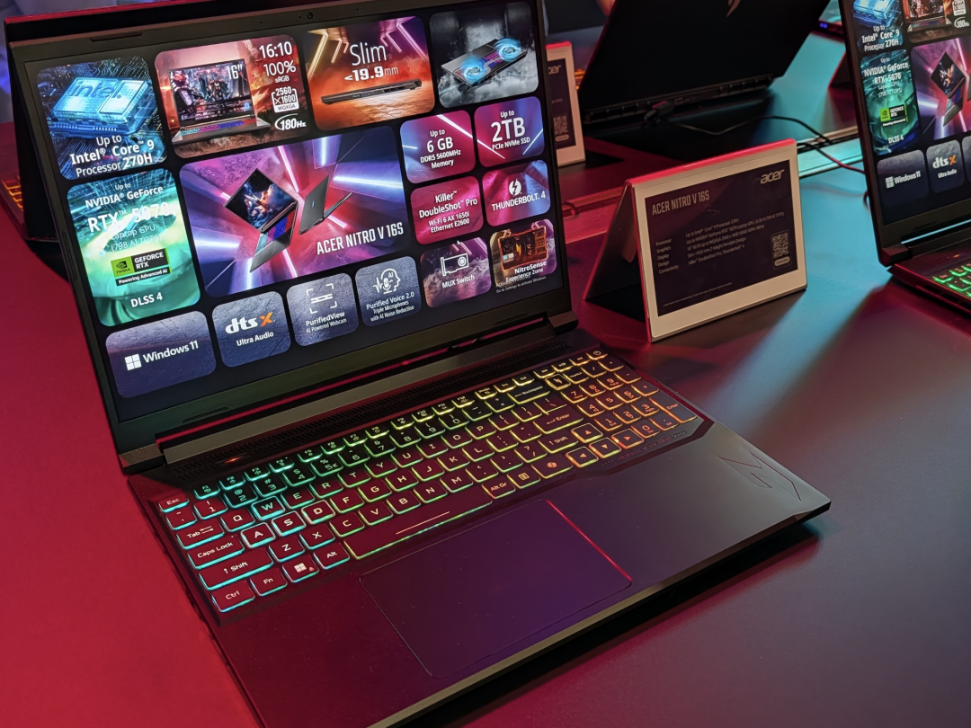 Nitro V 16S筆電，採用纖薄金屬機身設計，厚度不到19.9公厘。（圖／記者吳佩樺攝）