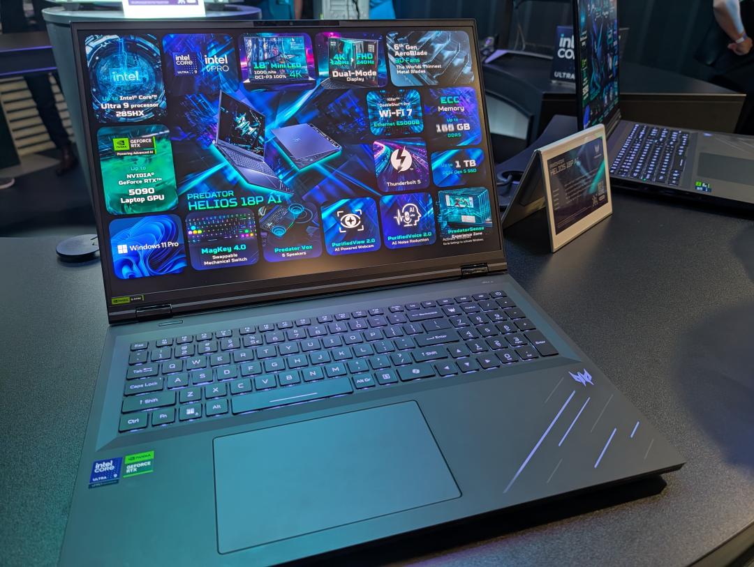 Predator Helios 18P AI筆電，提供桌機等級的AI運算效能。（圖／記者吳佩樺攝）