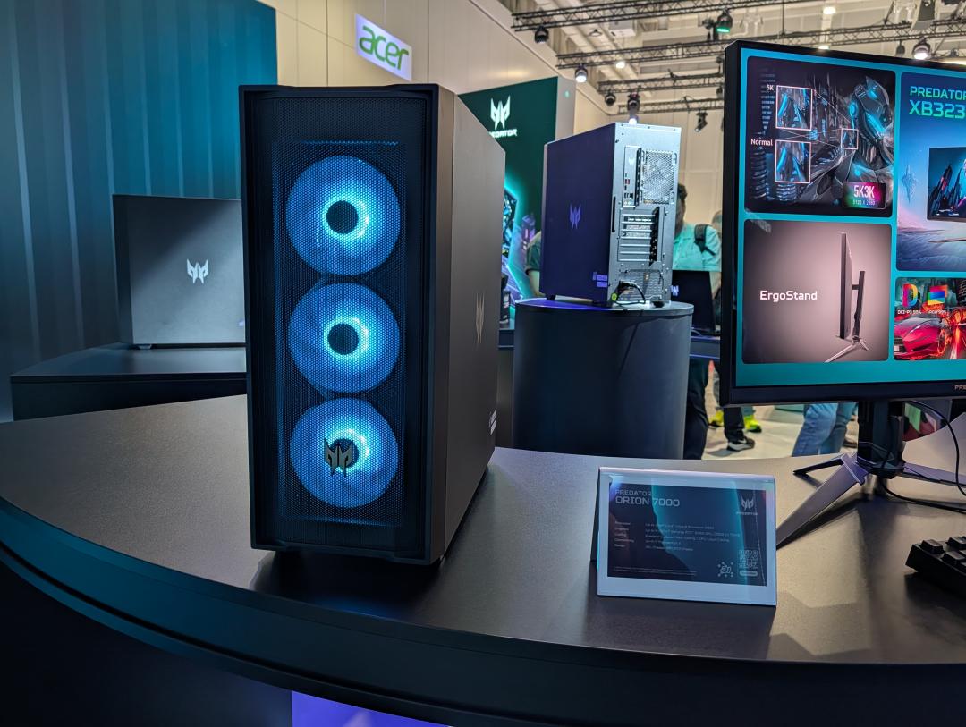 Predator Orion 7000電競桌機，配備Predator CycloneX 360冷卻系統及CPU水冷散熱器。（圖／記者吳佩樺攝）