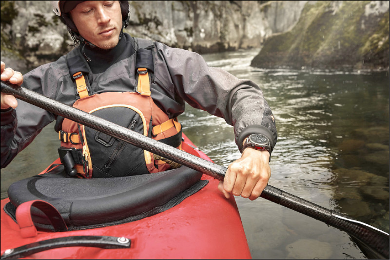 Garmin fēnix 8 Pro系列專為極限運動設計，特別強化抗烙印與環境耐受能力。