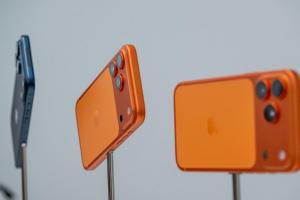 iPhone 17 Pro新色網酸貨櫃橘！Joeman評實機：難駕馭但蠻美