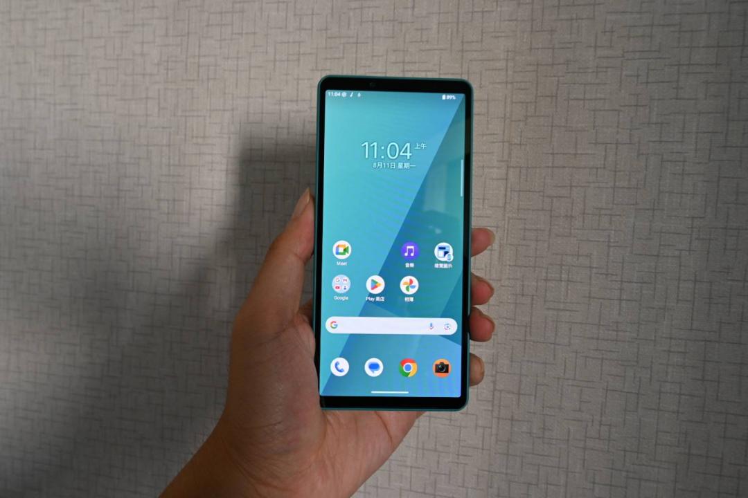 19.5:9 的顯示空間，會比同尺寸 21:9 來得更大。