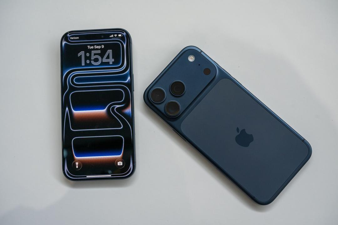 蘋果公布iPhone 17系列和iPhone Air的手滑維修代價。(圖/路透社)