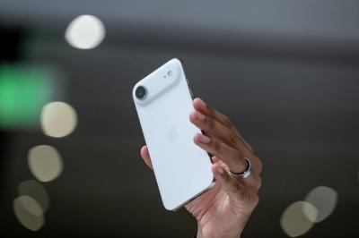 iPhone 17 真實續航力出爐!媲美 6700mAh 超大電量 Android 手機 iPhone 17 真實續航力出爐!媲美 6700mAh 超大電量 Android 手機