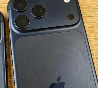 iPhone 17 Pro 才剛開賣就爆易有刮痕!網友勸:別買這顏色 iPhone 17 Pro 才剛開賣就爆易有刮痕!網友勸:別買這顏色