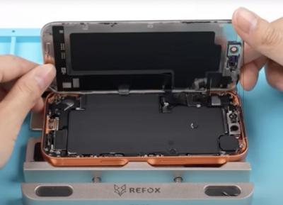 iPhone 17 Pro拆機影片出爐!14 顆螺絲取代黏合劑、維修更容易 iPhone 17 Pro拆機影片出爐!14 顆螺絲取代黏合劑、維修更容易