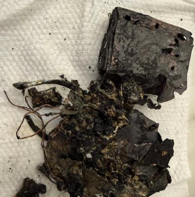 真的別再用了!又有行動電源起火 網驚:這品牌年年出事 真的別再用了!又有行動電源起火 網驚:這品牌年年出事