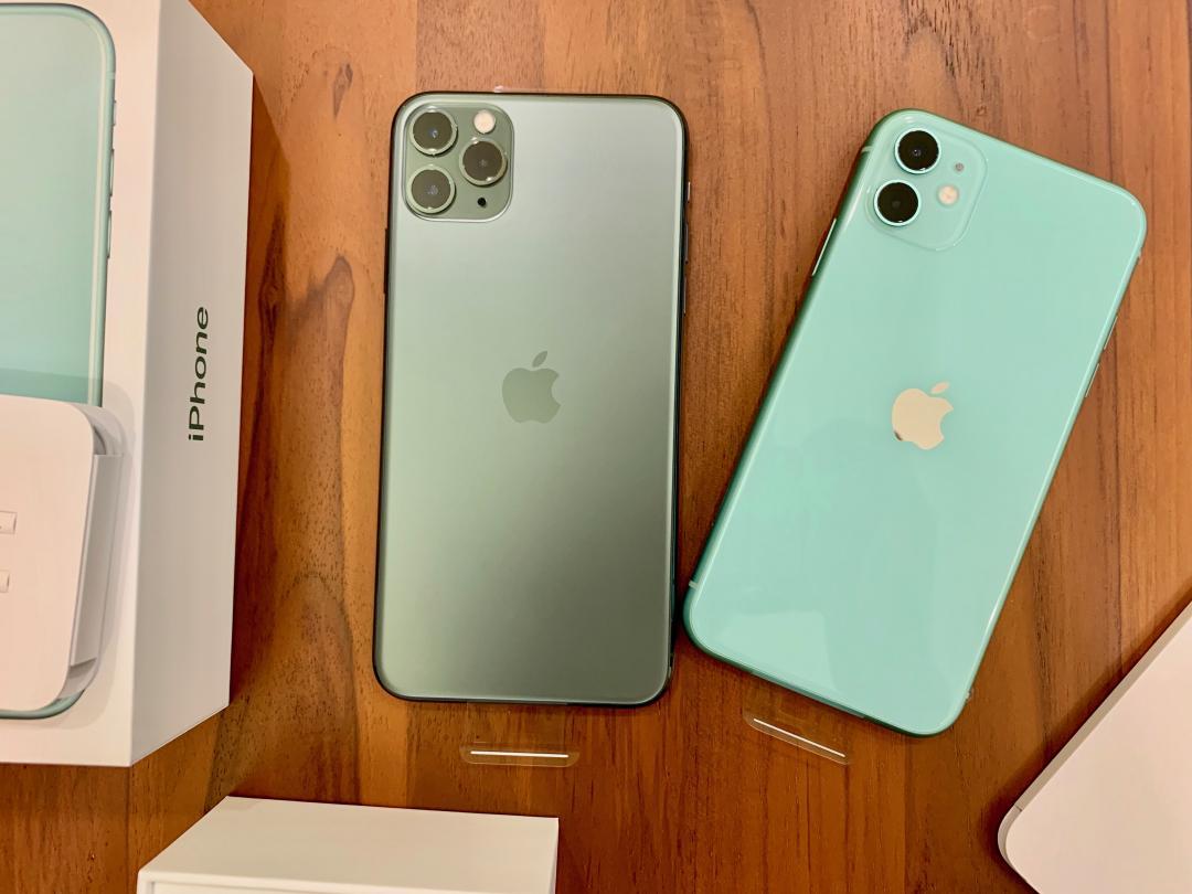 圖左為 iPhone 11 Pro Max,右為 iPhone 11(圖/本報資料照)