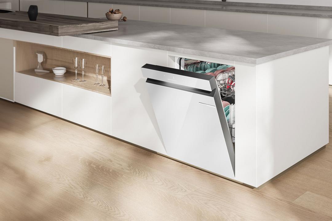 BOSCH SJU4EKW00W，嵌入式15人份機型，48,900元。