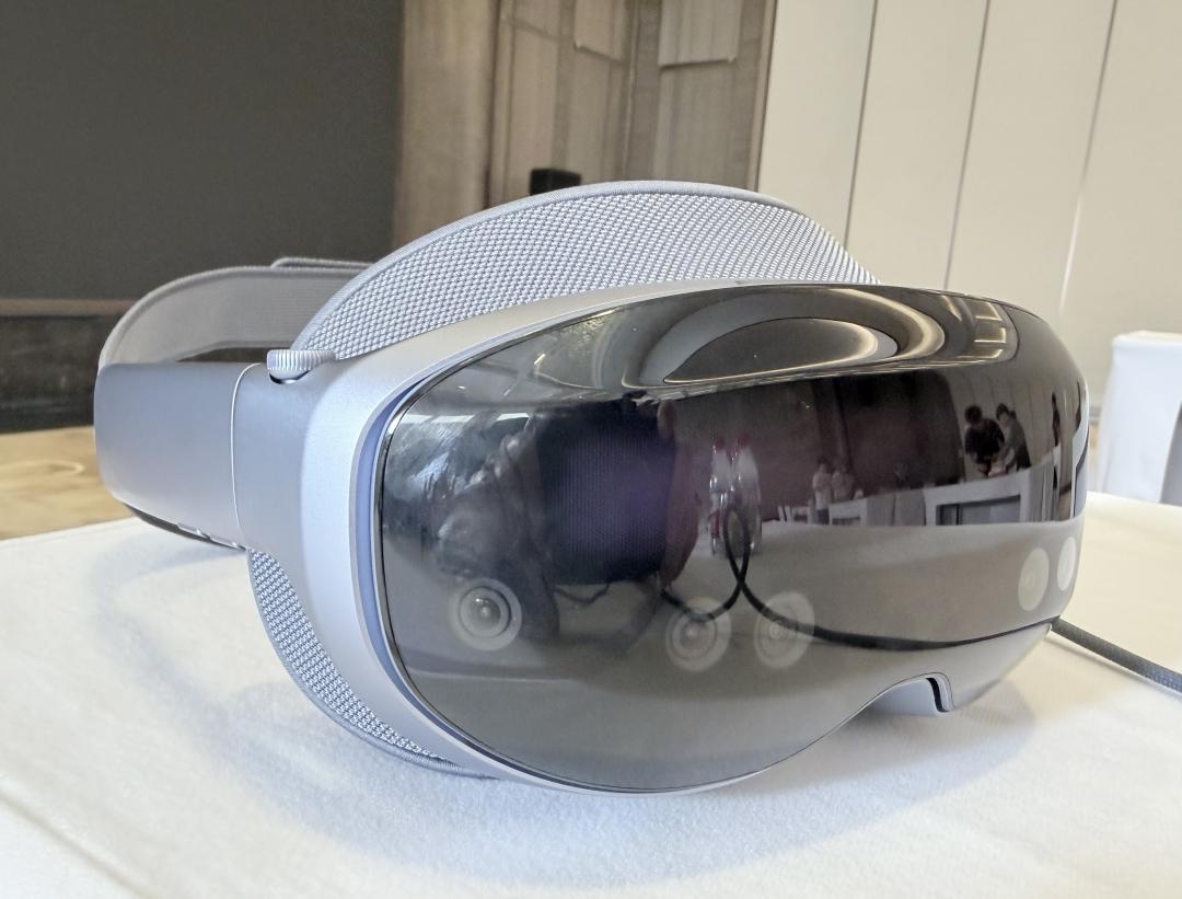 Vision探索版尚未正式販售，目前僅在中國12家指定門市提供預約體驗。（圖／記者吳佩樺）