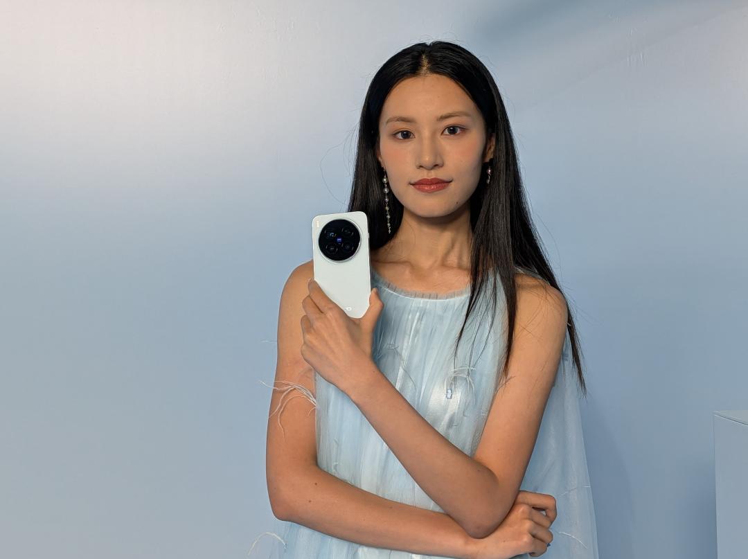 vivo X300系列即將登台，官方搶先推出登記預購優惠。（圖／記者吳佩樺攝）