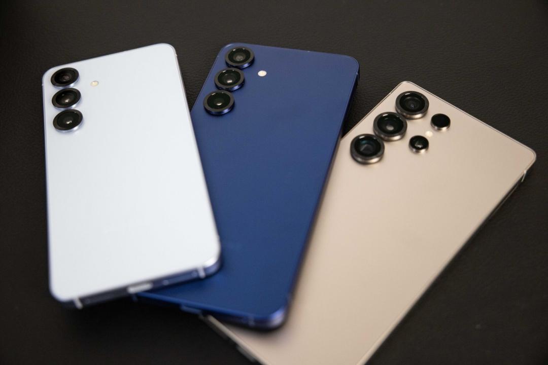 三星S26系列陣容逆轉，傳回歸S26、S26+和S26 Ultra。（圖／彭博社）