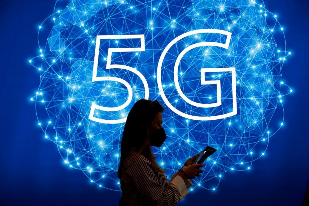 三大電信的5G用戶數戰況有新變化。(圖/路透社)