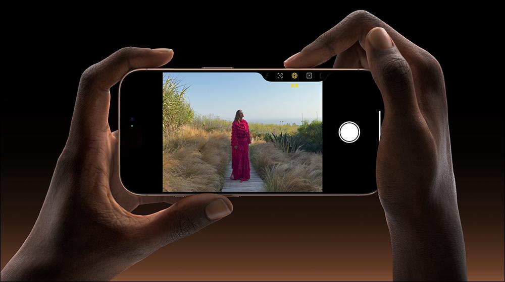 iPhone的相機控制鈕一直被網友吐槽「無用設計」。（圖／官網）