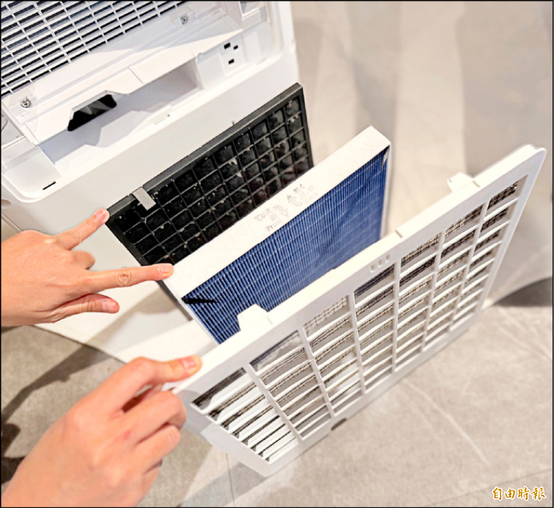 空氣清淨搭載三重過濾系統，可去除PM2.5等過敏原和異味。（記者吳佩樺攝）