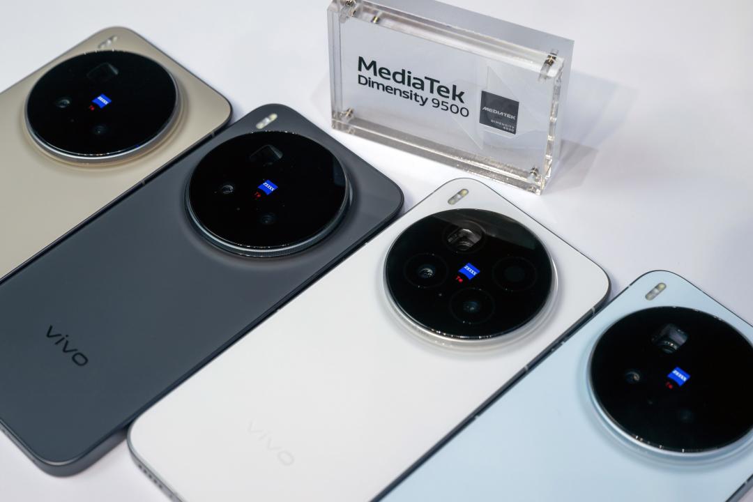 vivo X300系列登台,11月10日正式開賣。(圖/路透社)