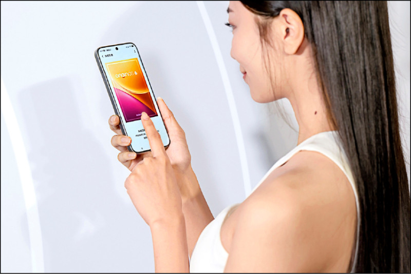 軟體同步進化,全新OriginOS 6作業系統的操作更直覺。(vivo提供)