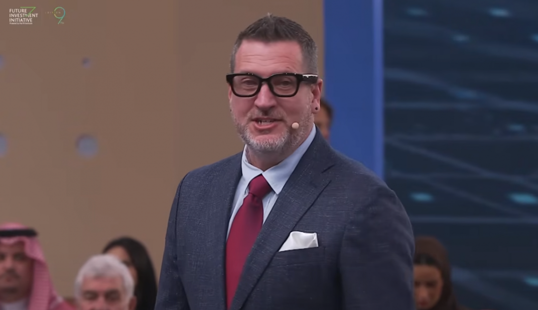 Magic Leap 執行長 Ross Rosenberg 公開展示 Android 原型眼鏡(圖/翻攝 YouTube)