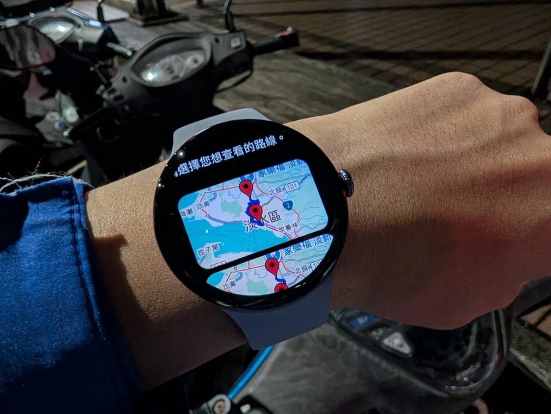 Gemini 接收指令後，就能啟動手錶內建的 Google Maps，可以顯示地圖、即時導航資訊。（圖／記者黃肇祥攝）