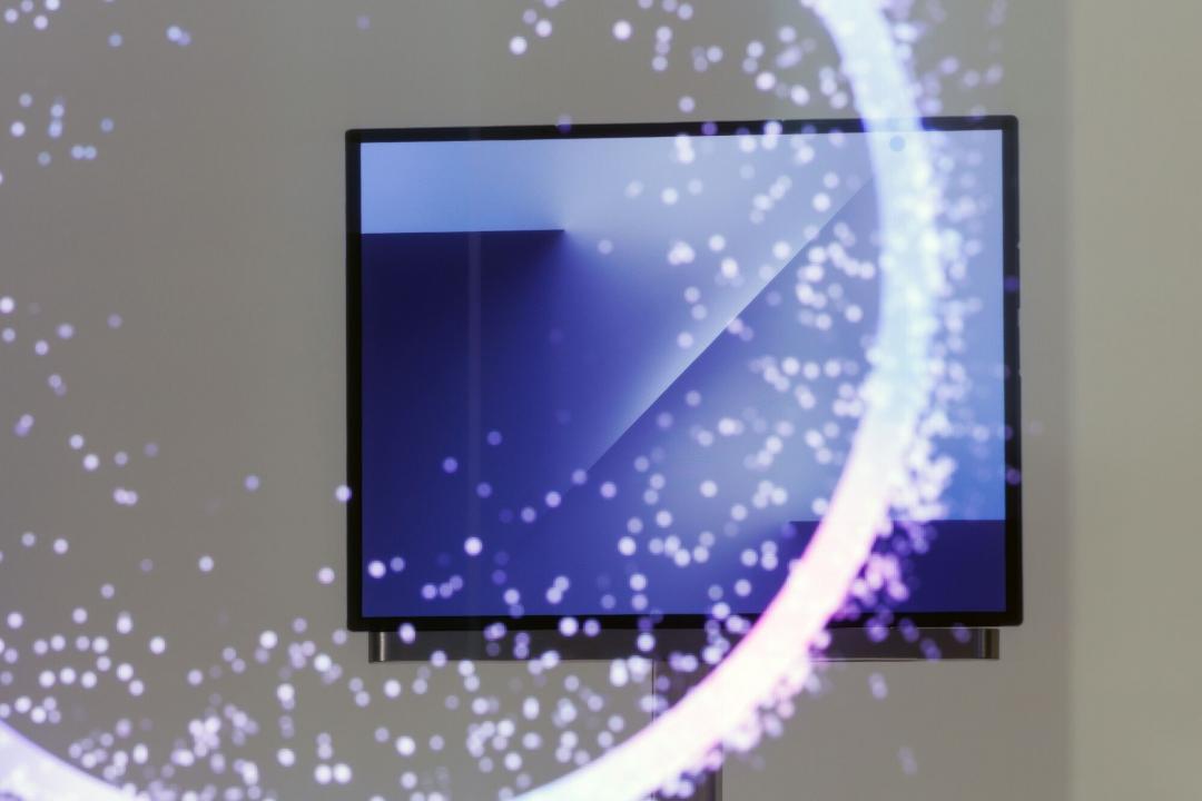 三星首款三摺手機上月底現身2025 APEC。（圖／路透社）