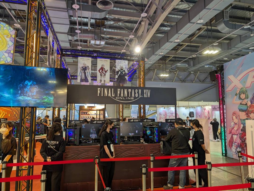 10 張照片直擊 WirForce 2025 電競嘉年華！市價 34 萬元純金顯卡現身