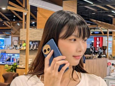 三宅一成操刀日系手機登台　5000 萬畫素雙鏡頭搭配 AI 變魔術