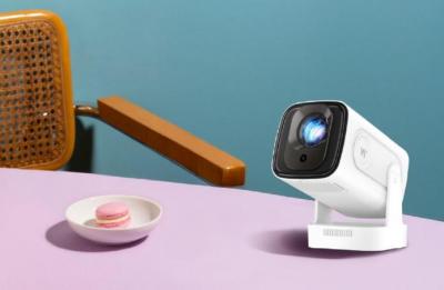 OVO新款便攜投影機小宅利器 Warpple LA5支援1080P高畫質 體積輕巧單手就能輕鬆掌握